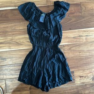 HOLLISTER black romper shorts Sz Small
